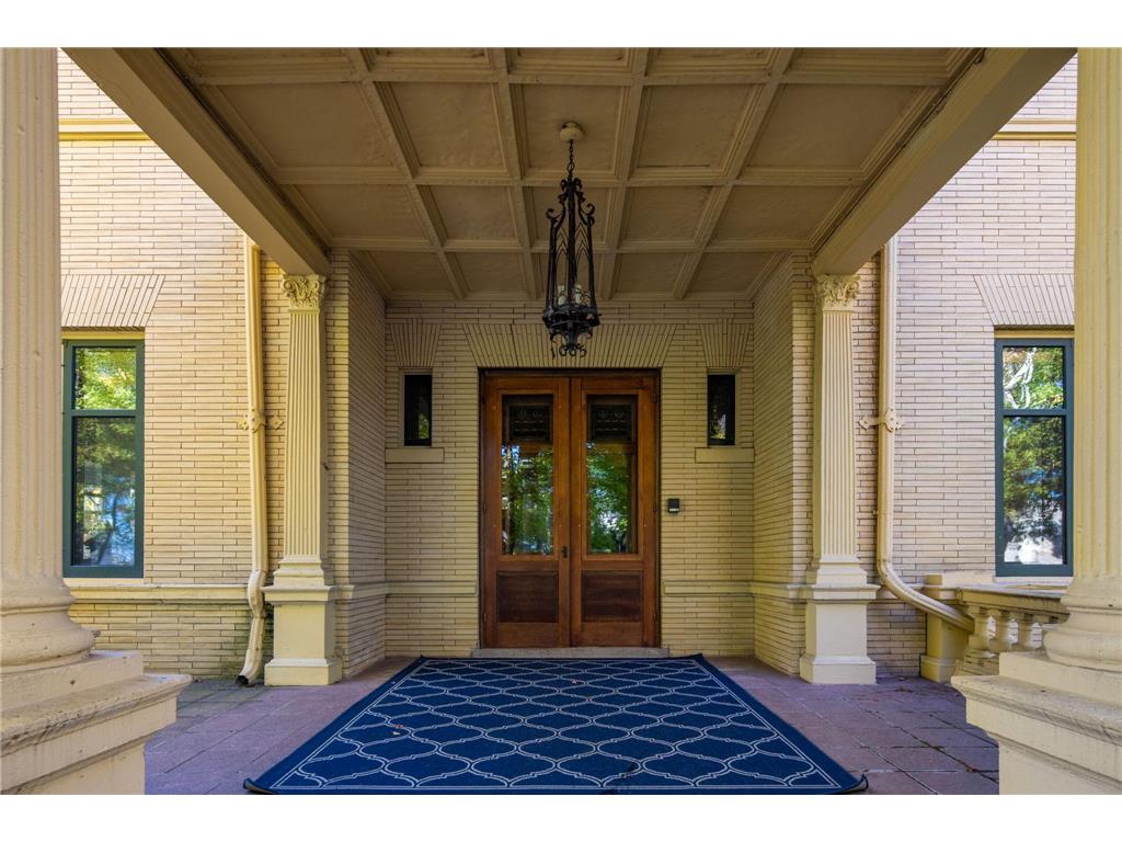 1005 Mount Curve Avenue Minneapolis MN 55403 7089558 image17