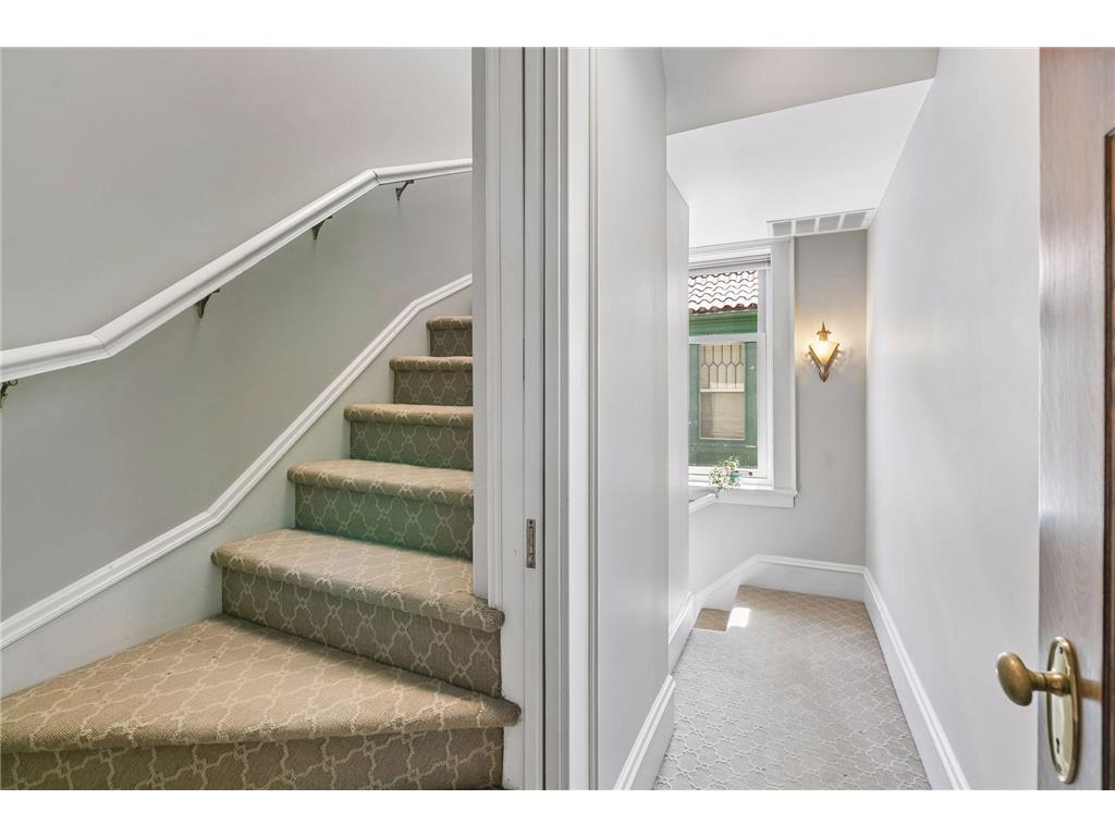 1005 Mount Curve Avenue Minneapolis MN 55403 7089558 image60