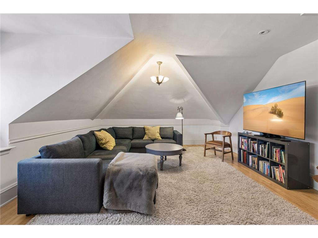 1005 Mount Curve Avenue Minneapolis MN 55403 7089558 image61