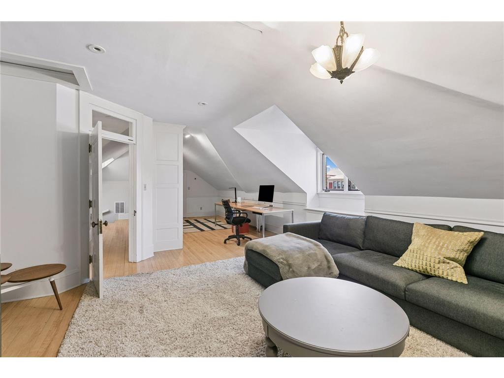 1005 Mount Curve Avenue Minneapolis MN 55403 7089558 image62
