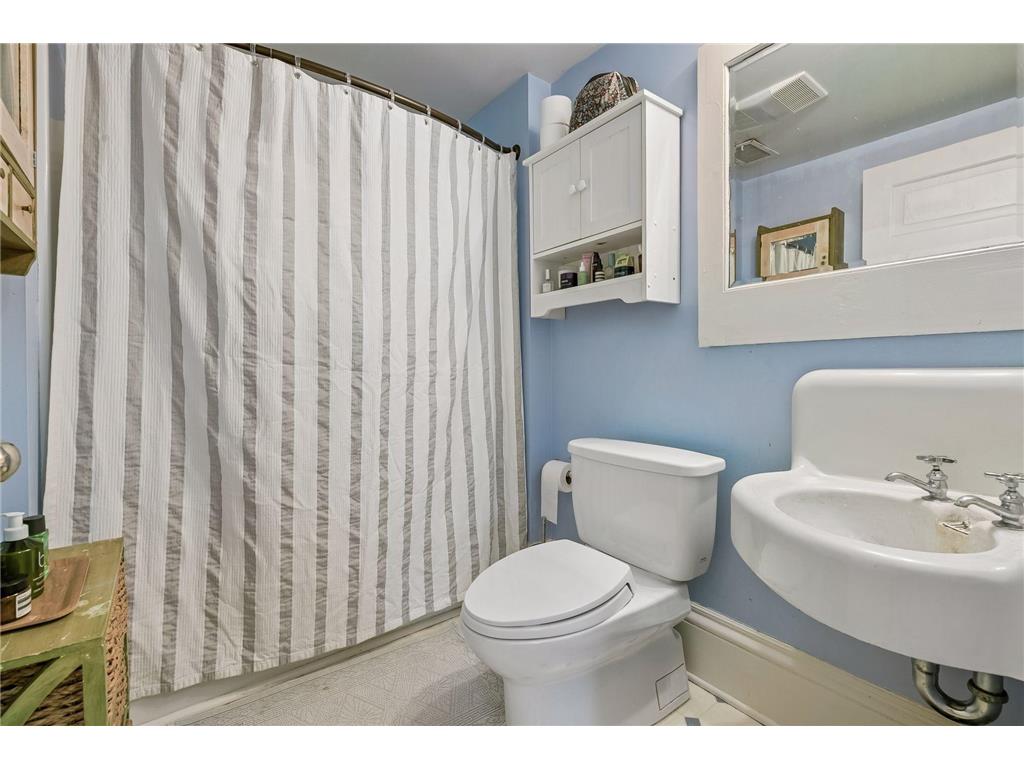 1005 Mount Curve Avenue Minneapolis MN 55403 7089558 image93
