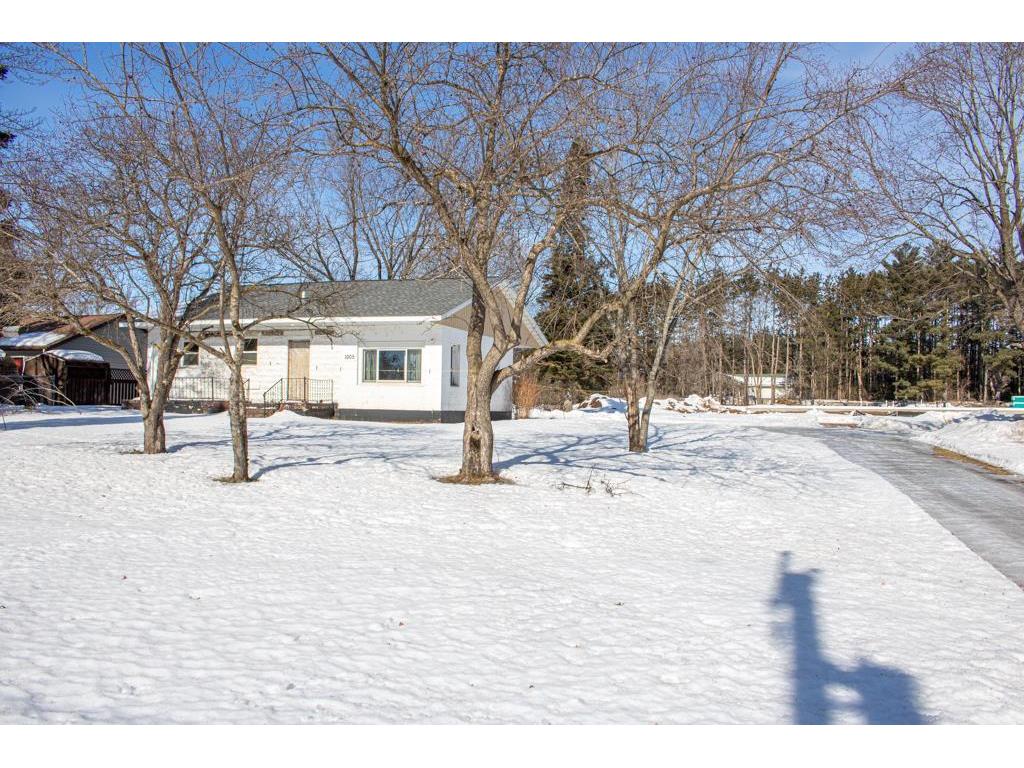 1005 University Avenue Colfax Twp WI 54730 6335282 image1