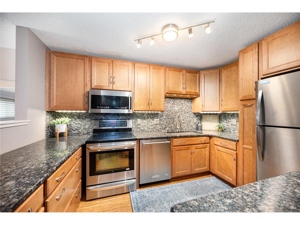 1005 W 104th Street Bloomington MN 55431 6803204 image12