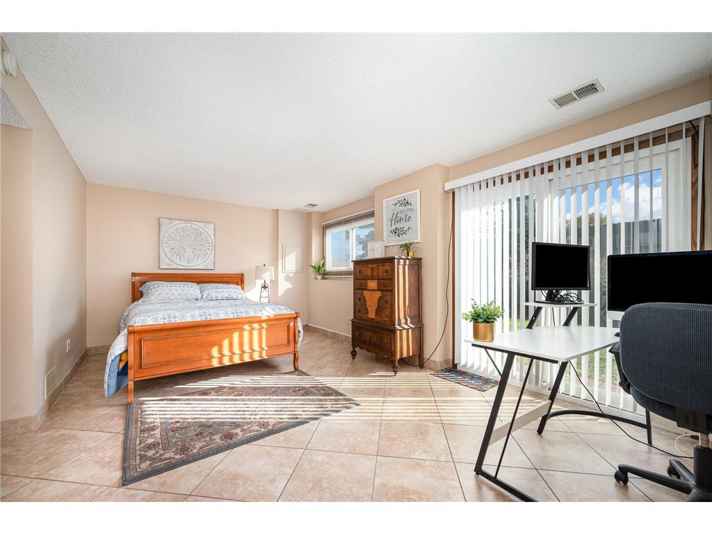 1005 W 104th Street Bloomington MN 55431 6803204 image16