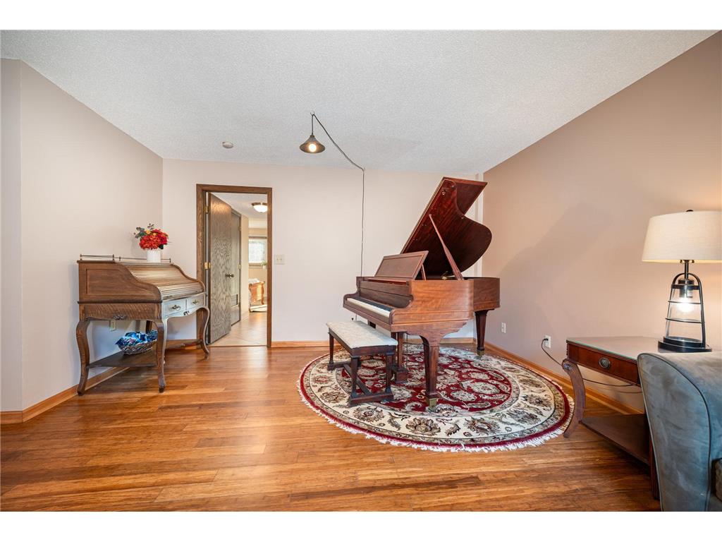 1005 W 104th Street Bloomington MN 55431 6803204 image9