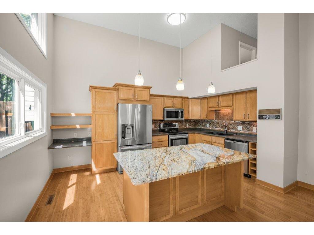 1005 W 105th Street Bloomington MN 55431 7075373 image1