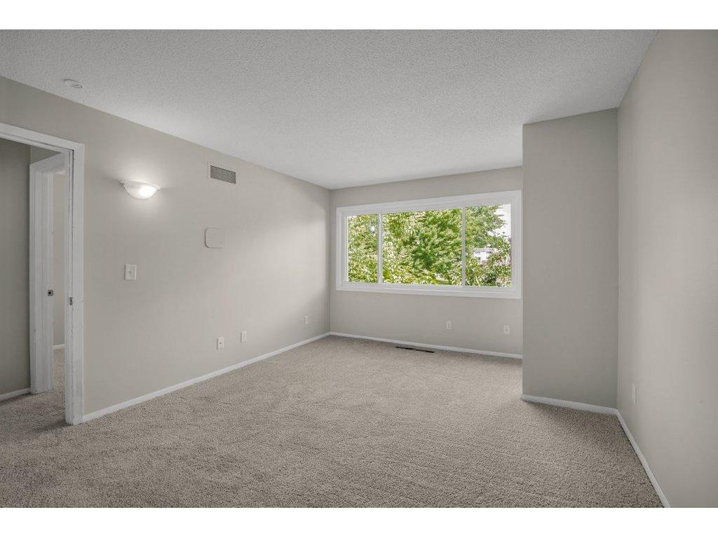 1005 W 105th Street Bloomington MN 55431 7075373 image12
