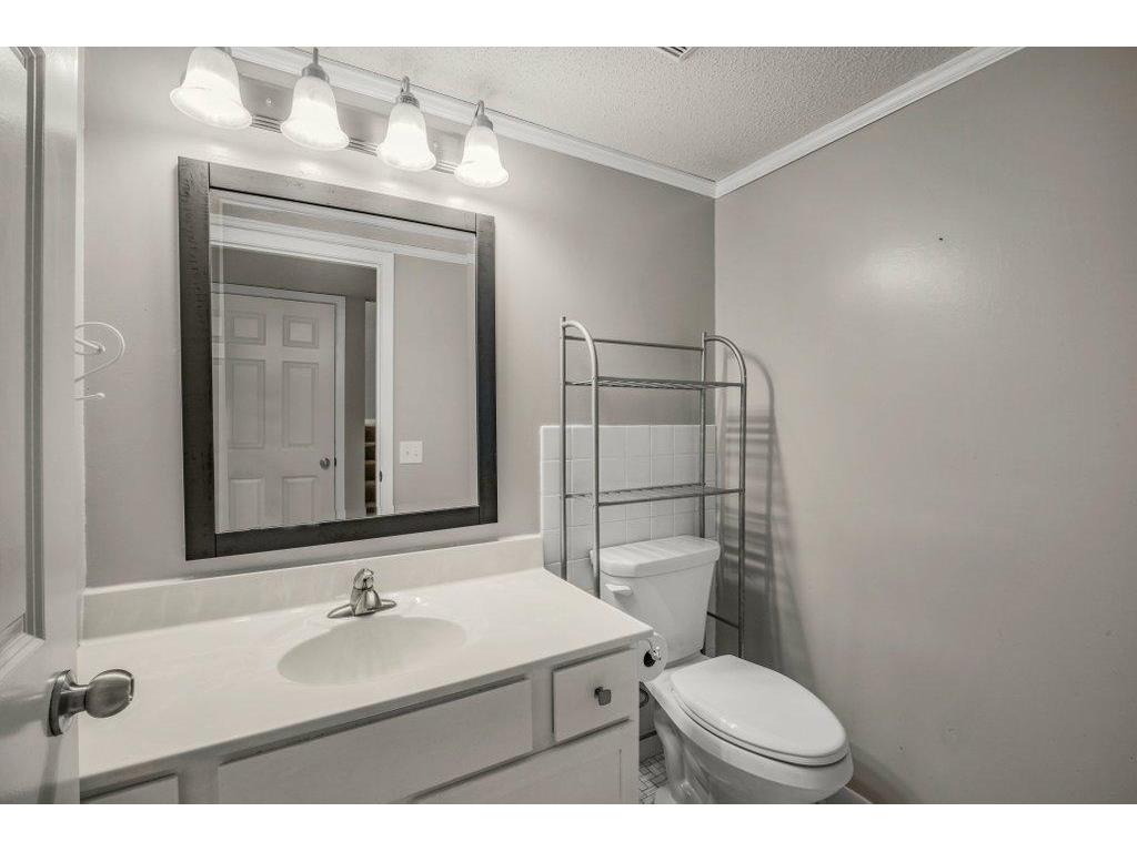 1005 W 105th Street Bloomington MN 55431 7075373 image17