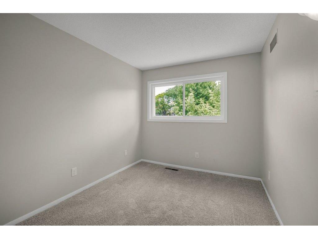 1005 W 105th Street Bloomington MN 55431 7075373 image19