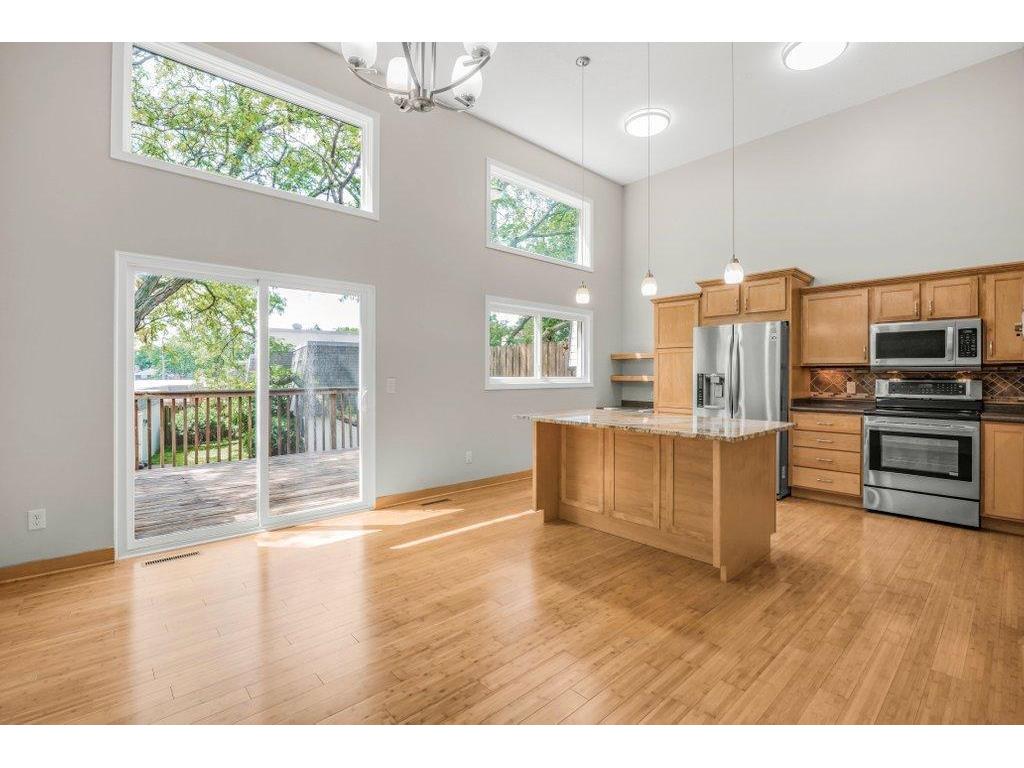 1005 W 105th Street Bloomington MN 55431 7075373 image2