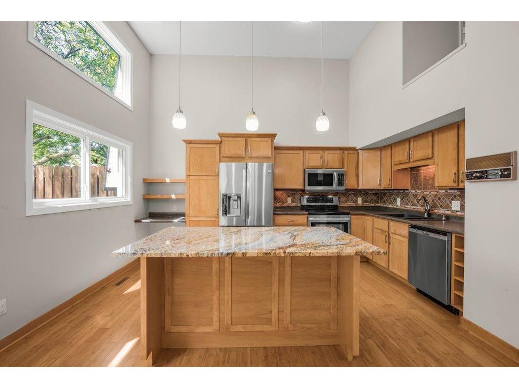 1005 W 105th Street Bloomington MN 55431 7075373 image4
