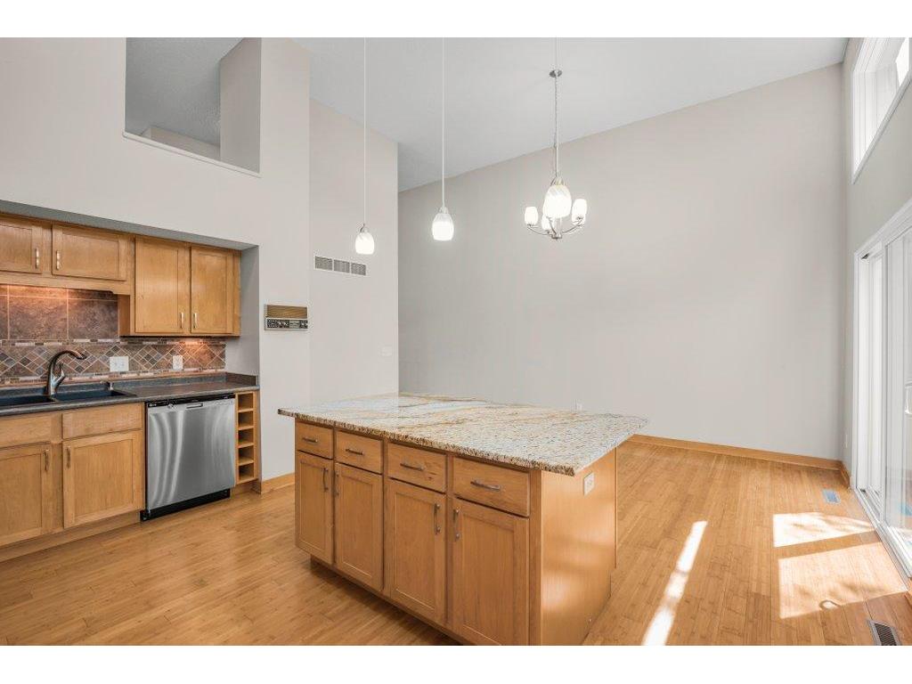 1005 W 105th Street Bloomington MN 55431 7075373 image5