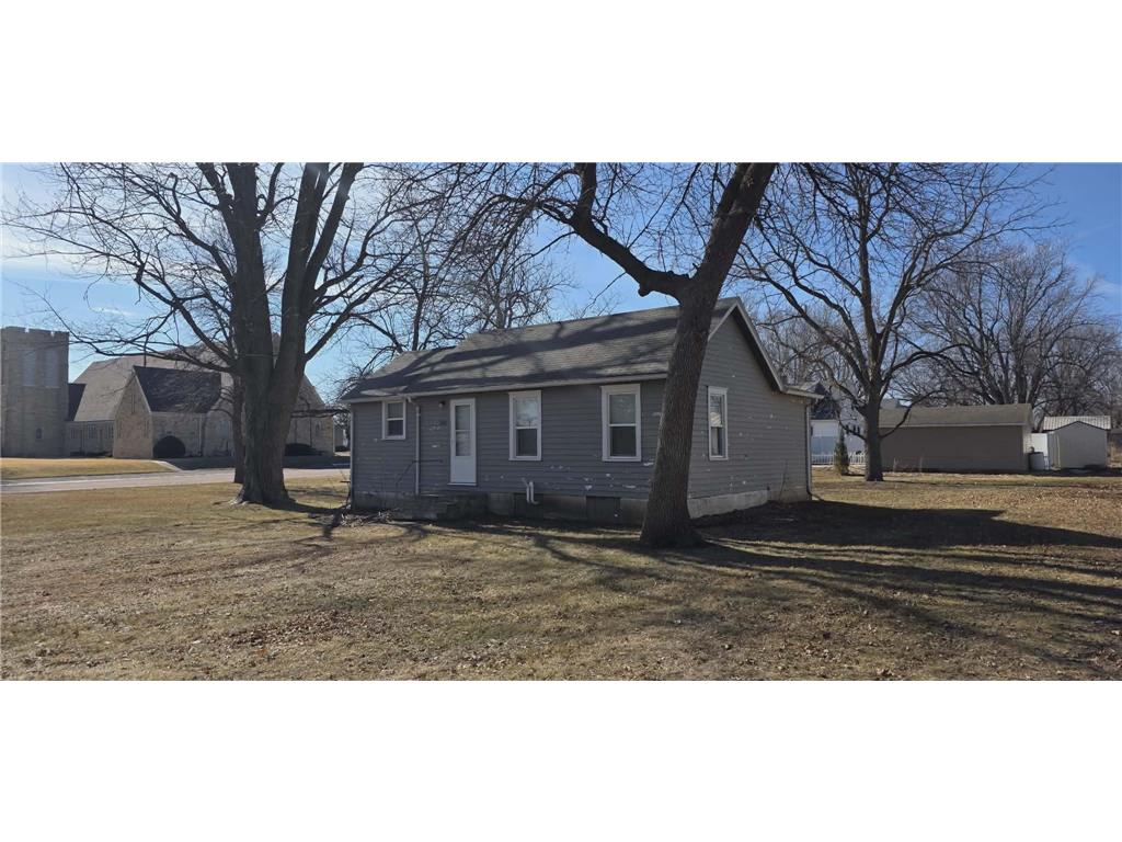 1006 1st Avenue Westbrook MN 56183 7022239 image1