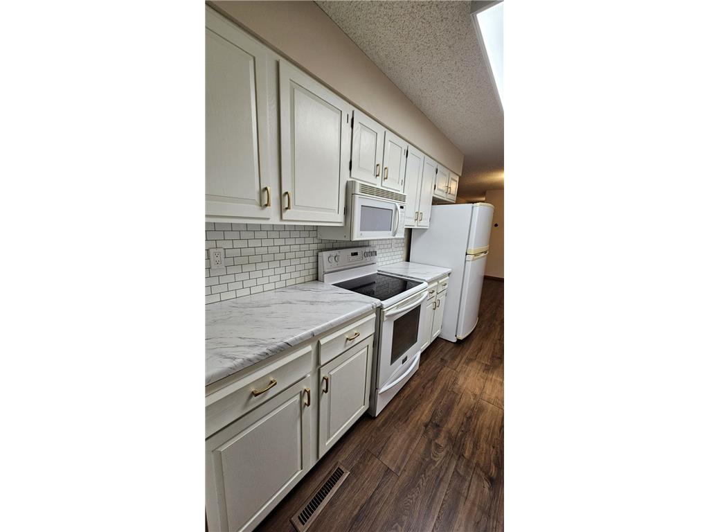 1006 6th Avenue N Wheaton MN 56296 6812279 image16