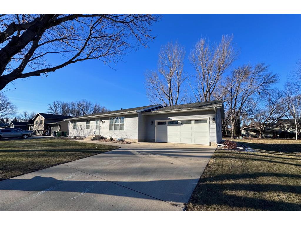 1006 Columbine Drive Marshall MN 56258 6467688 image1