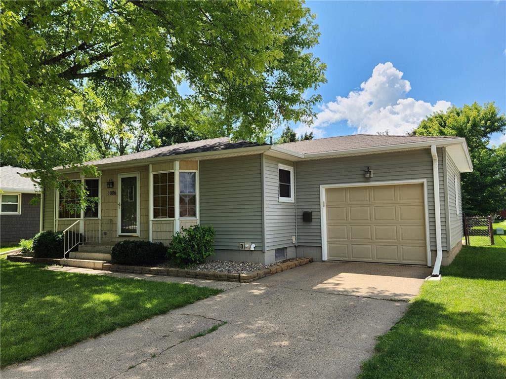 1006 Poplar Avenue Marshall MN 56258 6555868 image1