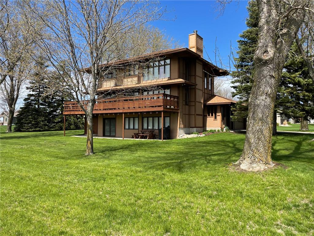 1006 S Elm Street Lamberton MN 56152 6527772 image1