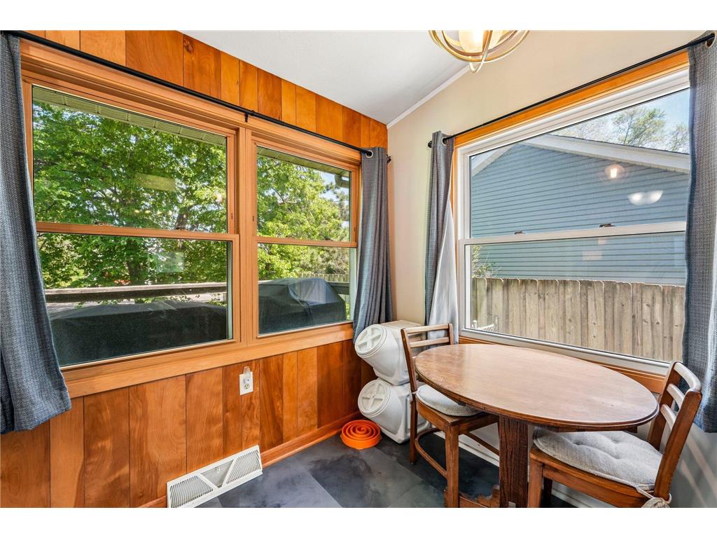 1006 Summit Avenue South Saint Paul MN 55075 7071544 image10