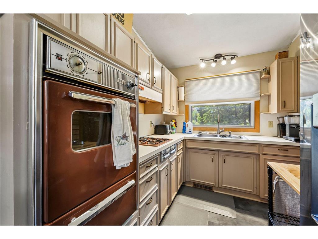 1006 Summit Avenue South Saint Paul MN 55075 7071544 image14