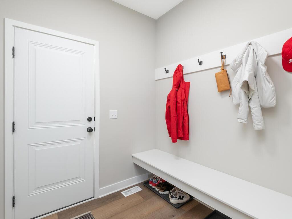 10060 Highpoint Drive Victoria MN 55318 6811873 image21