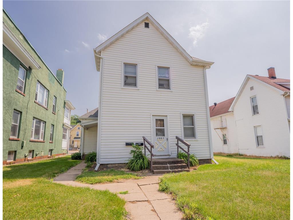 1007 & 1007 1/2 S Barstow Street Eau Claire WI 54701 6391408 image1