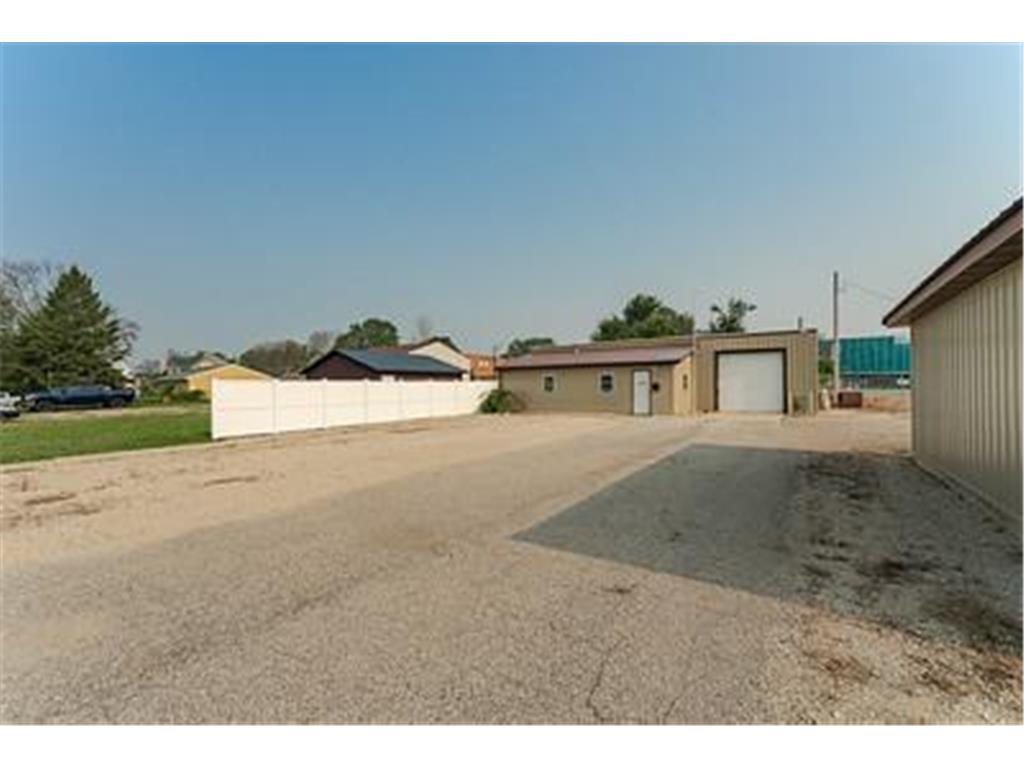 1007 3rd Avenue NE Austin MN 55912 6770026 image1