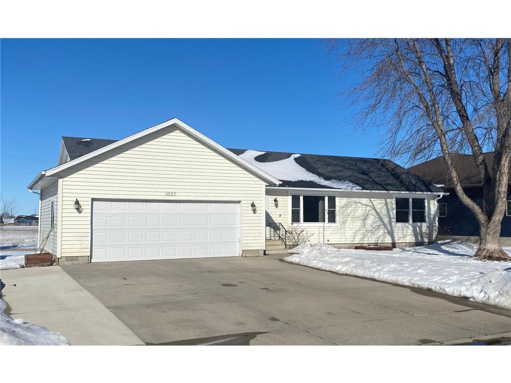 1007 Milton Avenue Lake Mills IA 50450 6329991 image1