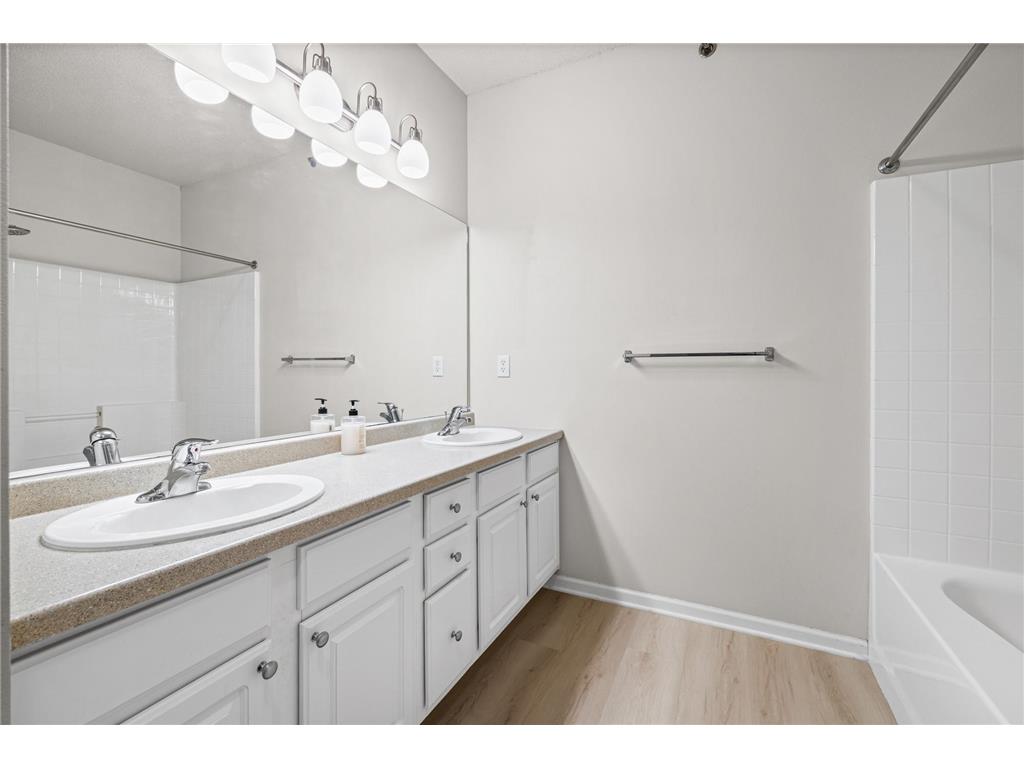 10075 City Walk Drive #104 Woodbury MN 55129 7027327 image19
