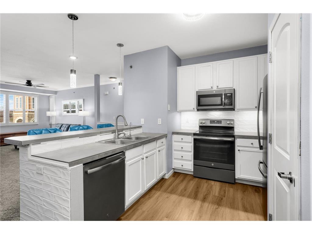 10075 City Walk Drive #205 Woodbury MN 55129 6817347 image1