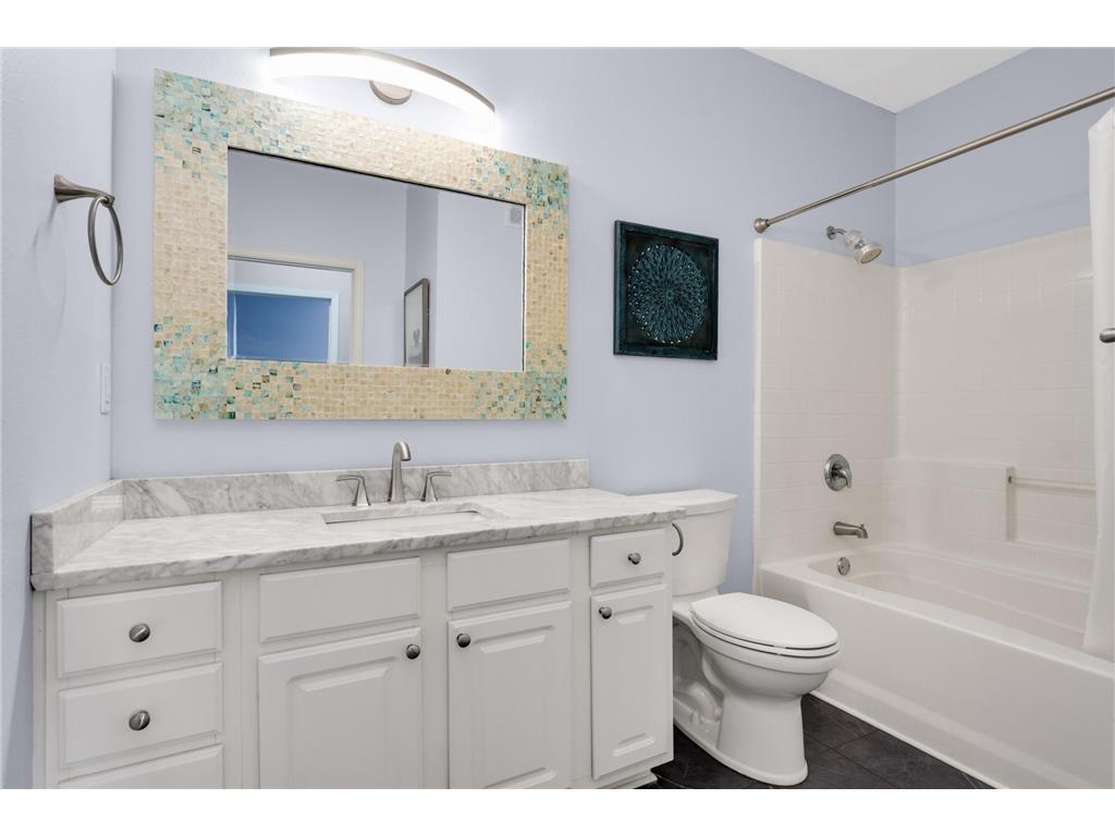 10075 City Walk Drive #205 Woodbury MN 55129 6817347 image14