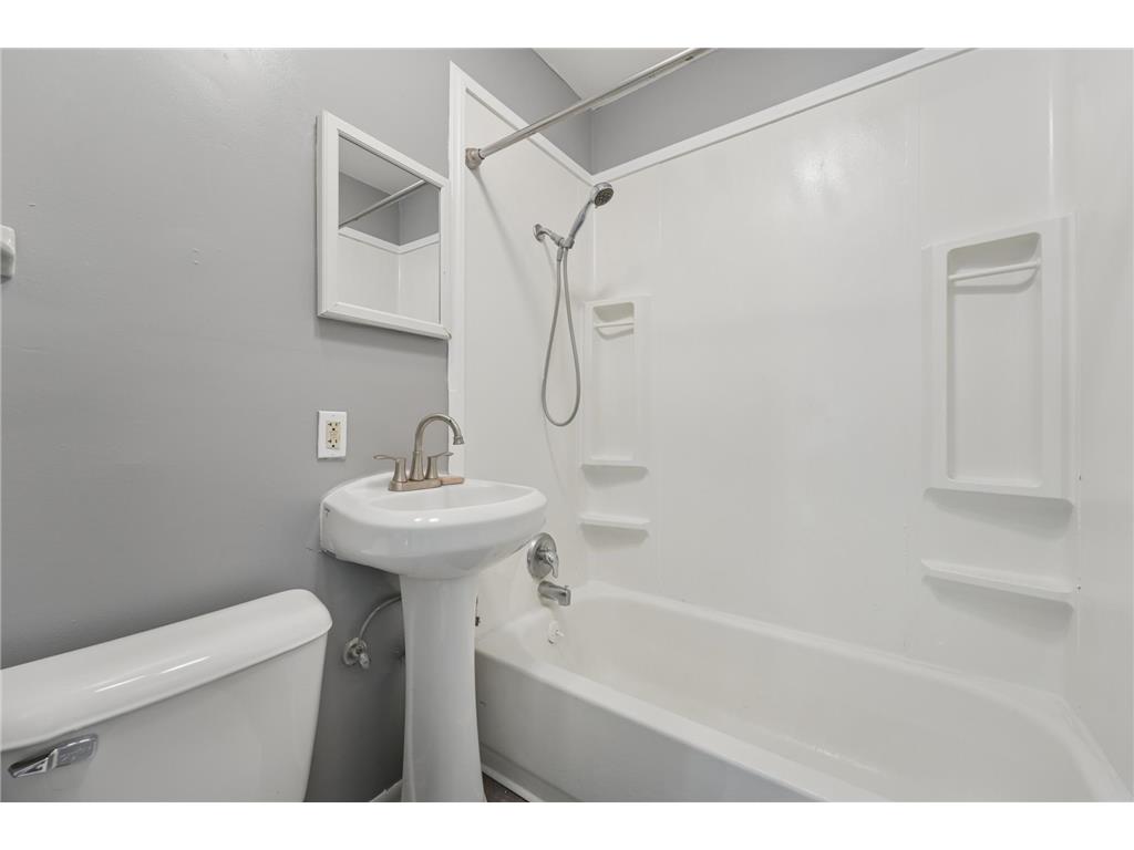 1008 Lowry Avenue N Minneapolis MN 55411 7081889 image8