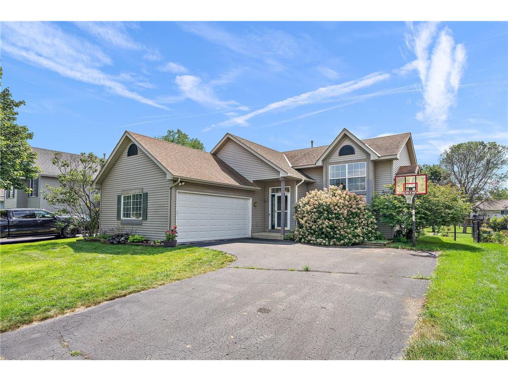 1008 Oak Street Farmington MN 55024 6571989 image1