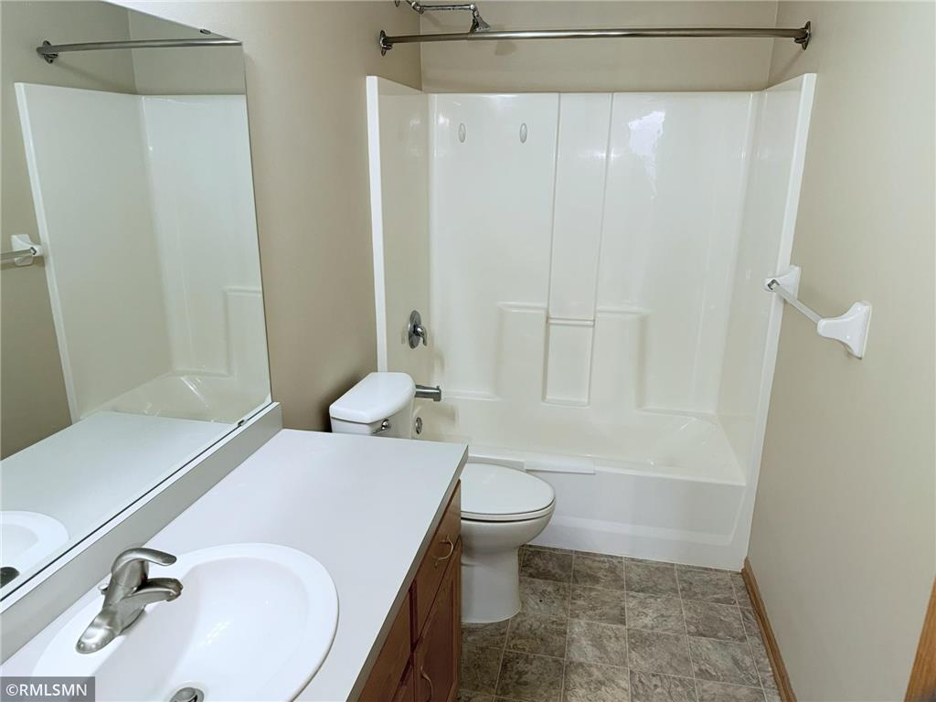 1008 Pleasant View Court NW Isanti MN 55040 7009707 image10