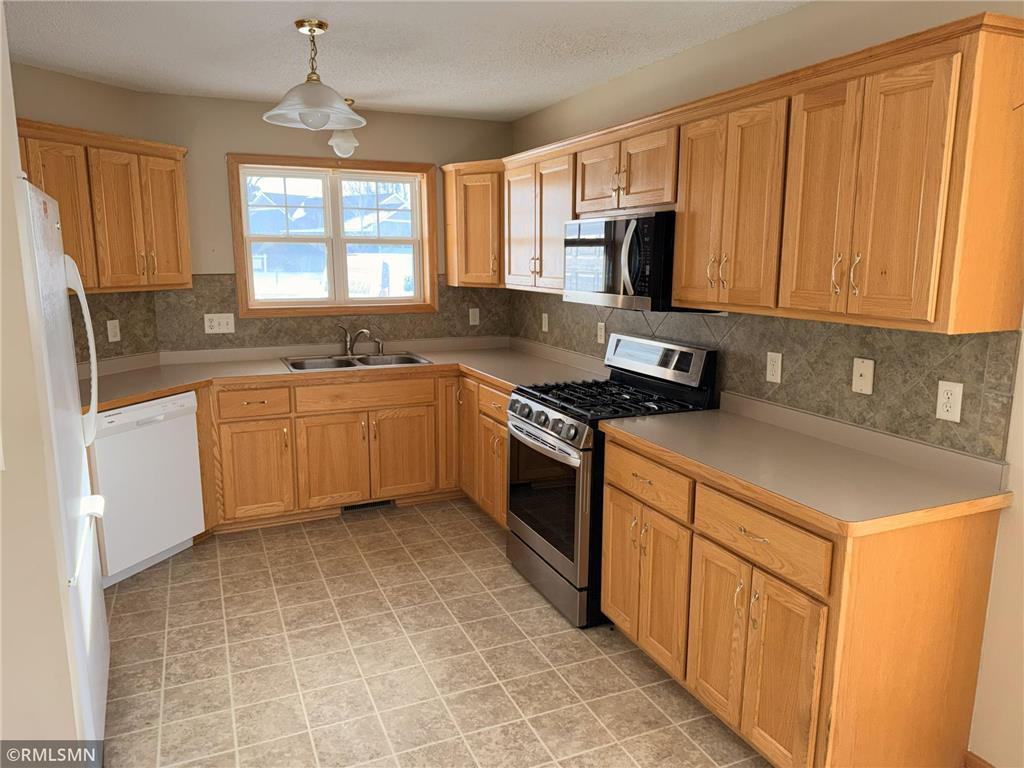 1008 Pleasant View Court NW Isanti MN 55040 7009707 image5