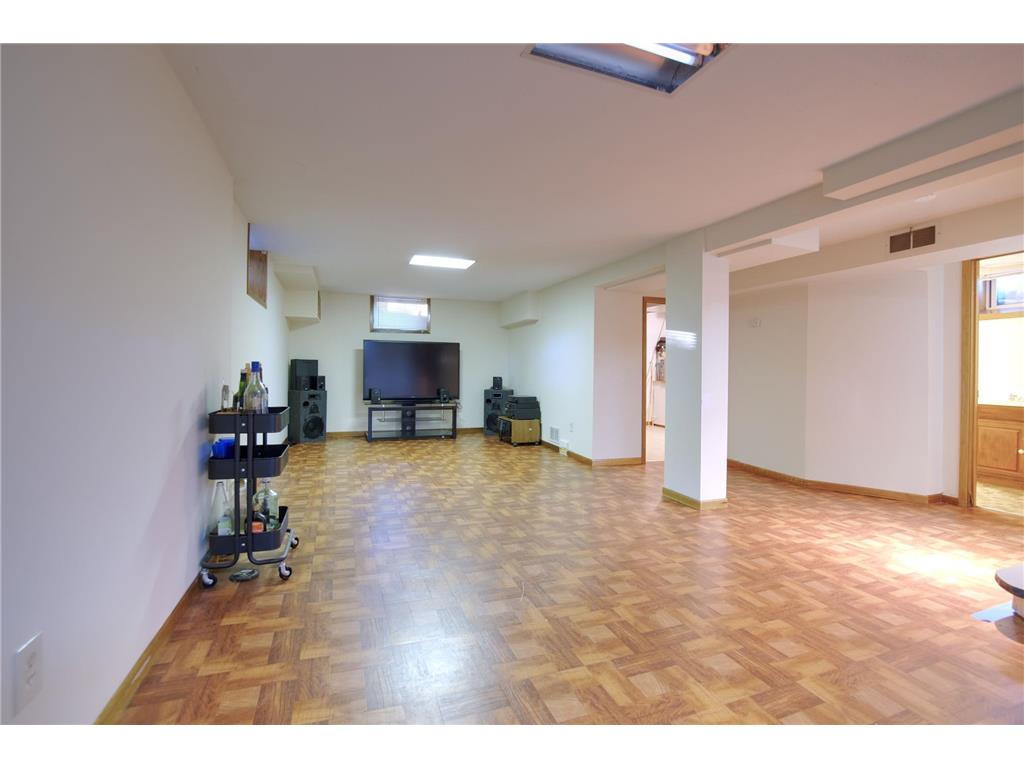 1008 W 80 1/2 Street Bloomington MN 55420 6805664 image12