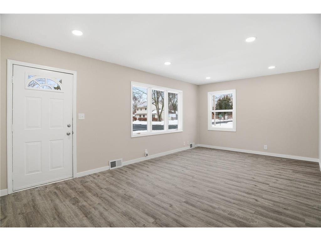 1008 W 89th Street Bloomington MN 55420 7001429 image11