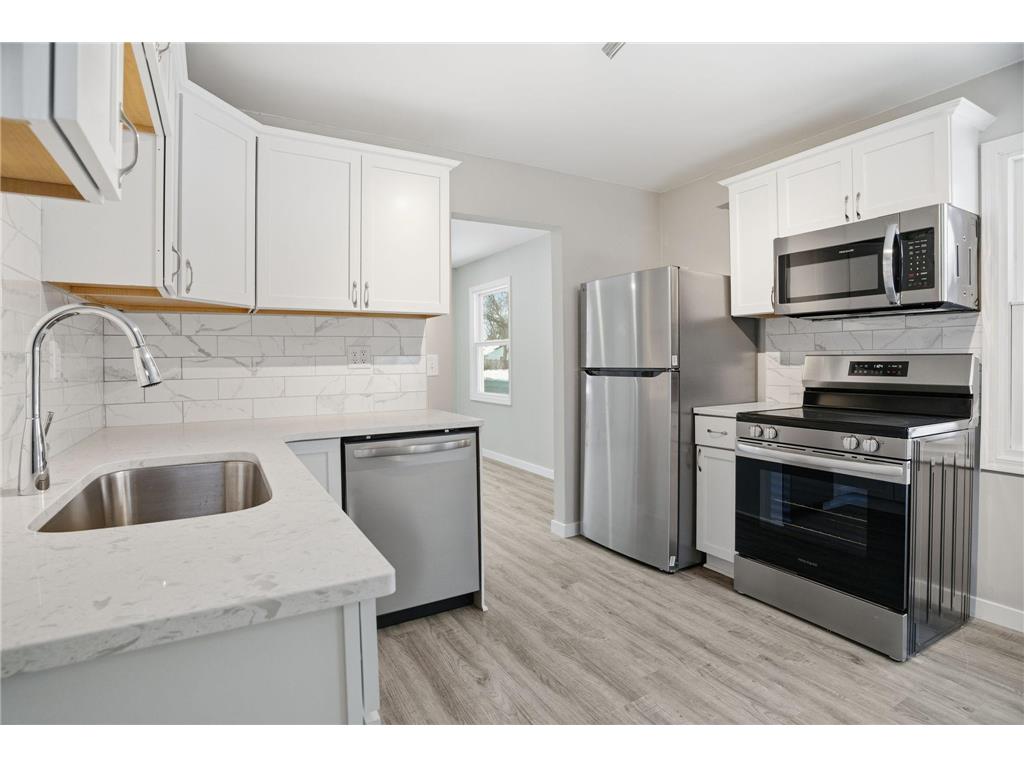 1008 W 89th Street Bloomington MN 55420 7001429 image2