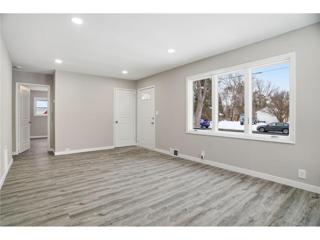 1008 W 89th Street Bloomington MN 55420 7001429 image5