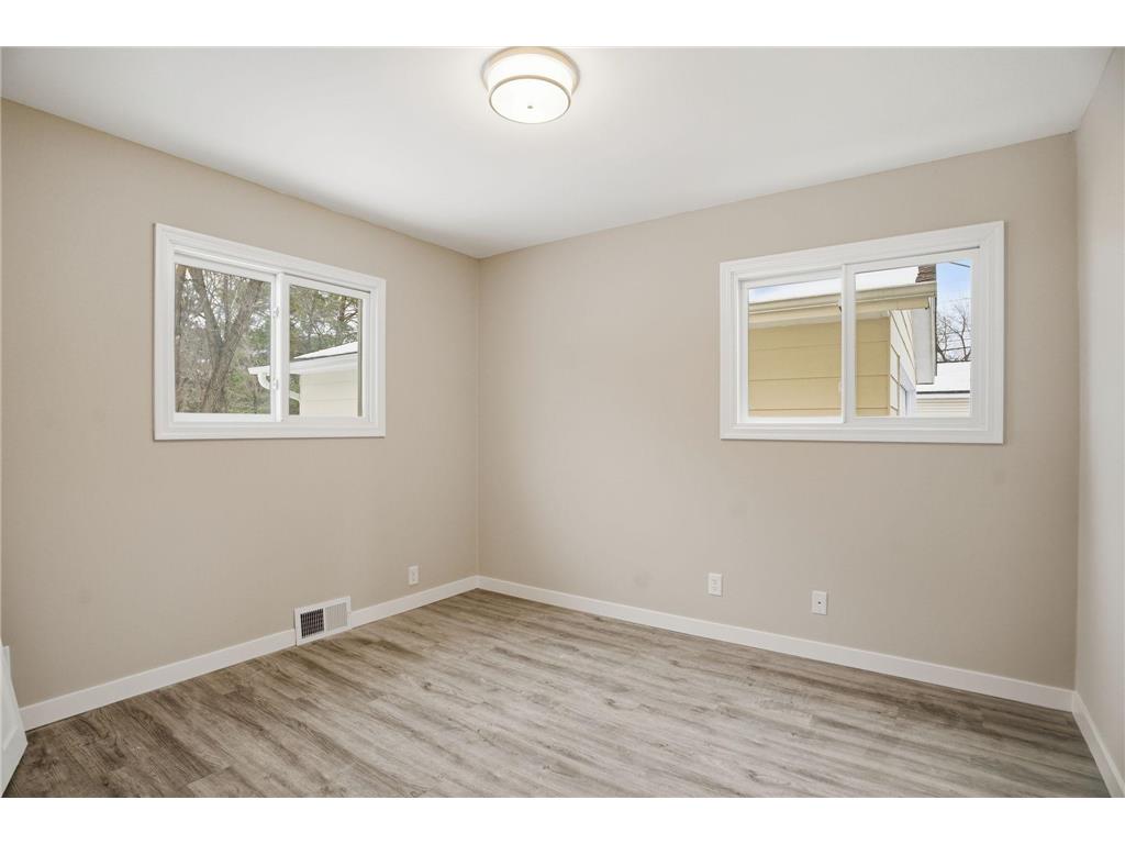 1008 W 89th Street Bloomington MN 55420 7001429 image8