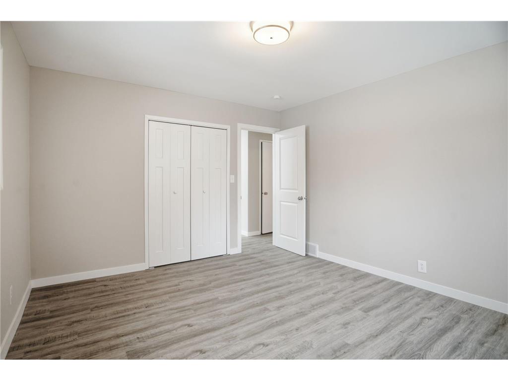 1008 W 89th Street Bloomington MN 55420 7001429 image9