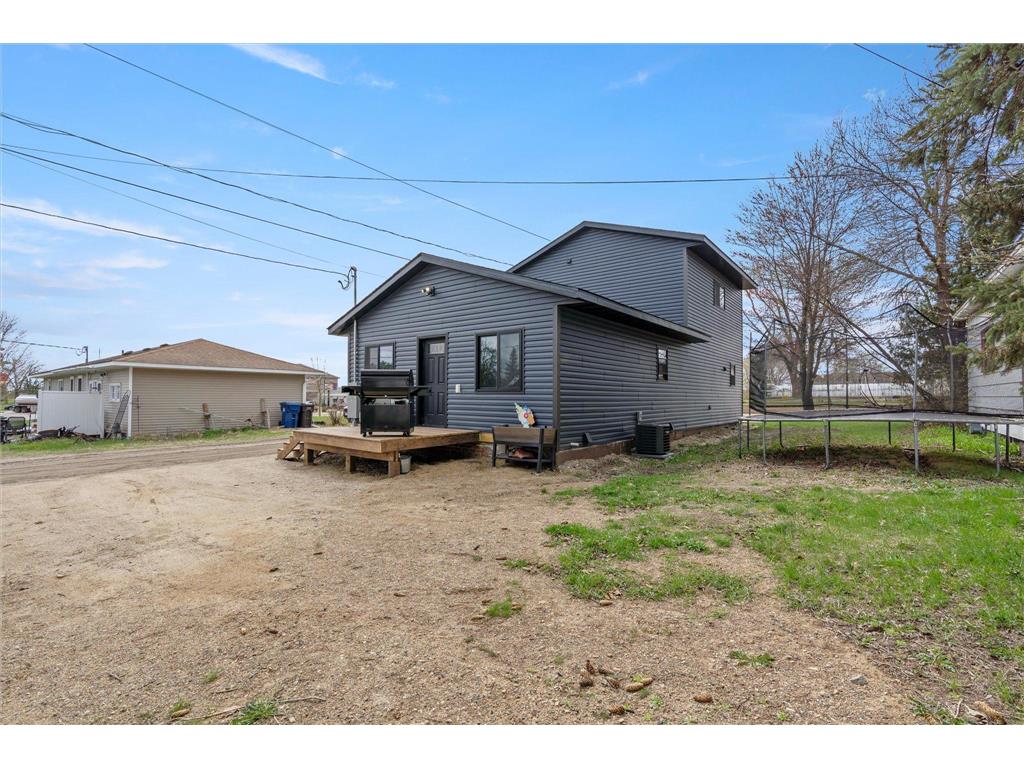 1009 2nd Avenue NE Staples MN 56479 7065118 image1