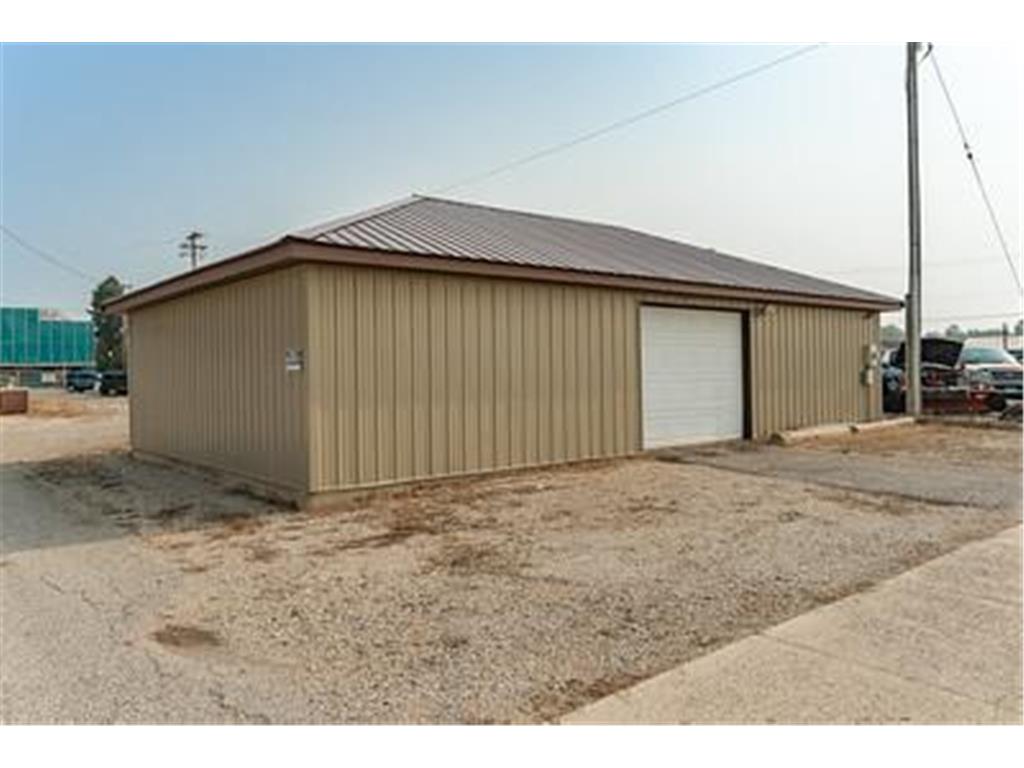 1009 3rd Avenue NE Austin MN 55912 6770034 image1