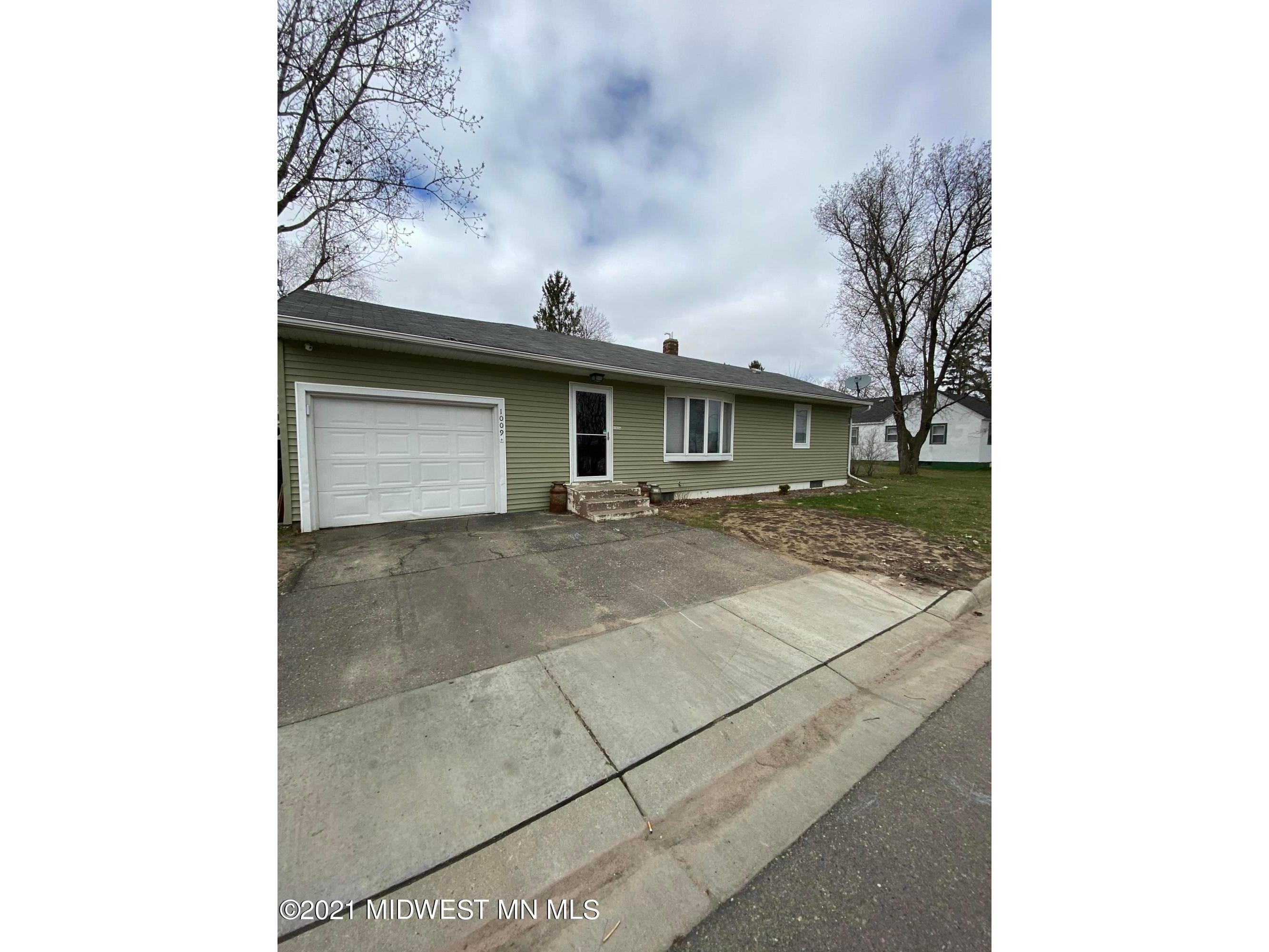 1009 3rd Street SE, Wadena, MN, 56482 MLS 6064828 Edina Realty