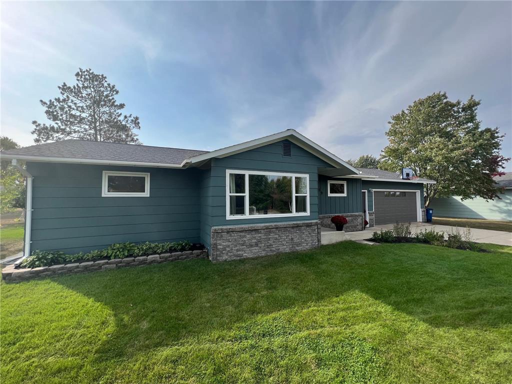 1009 9th Street SW Wadena MN 56482 6437130 image1