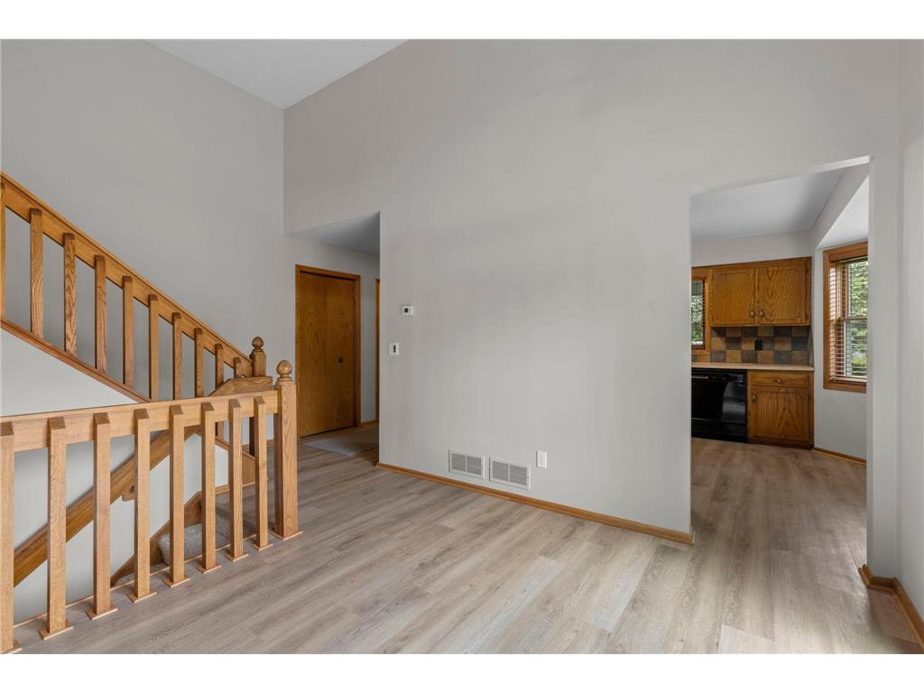 1009 Gramsey Place Burnsville MN 55306 7062967 image16