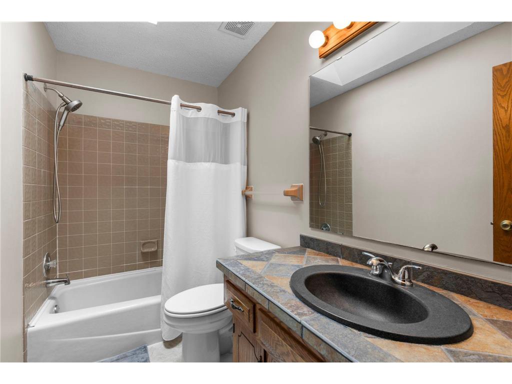 1009 Gramsey Place Burnsville MN 55306 7062967 image34