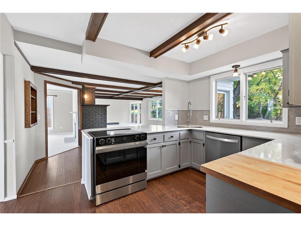 1009 Knob Hill Road Burnsville MN 55337 6802364 image15