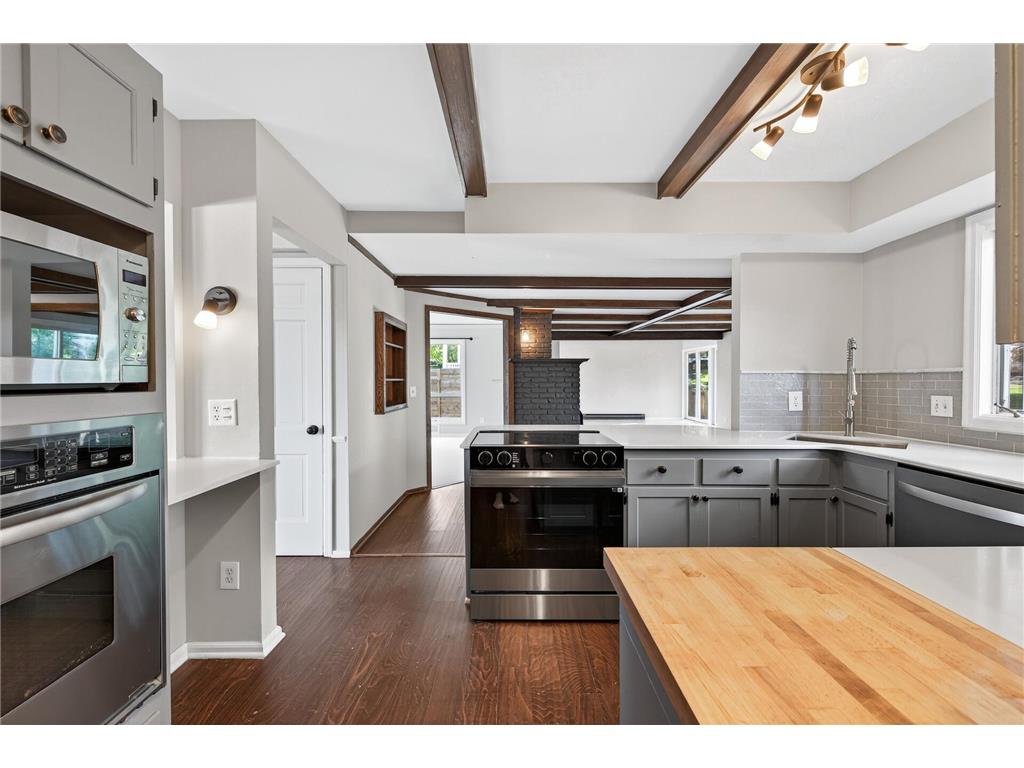 1009 Knob Hill Road Burnsville MN 55337 6802364 image16