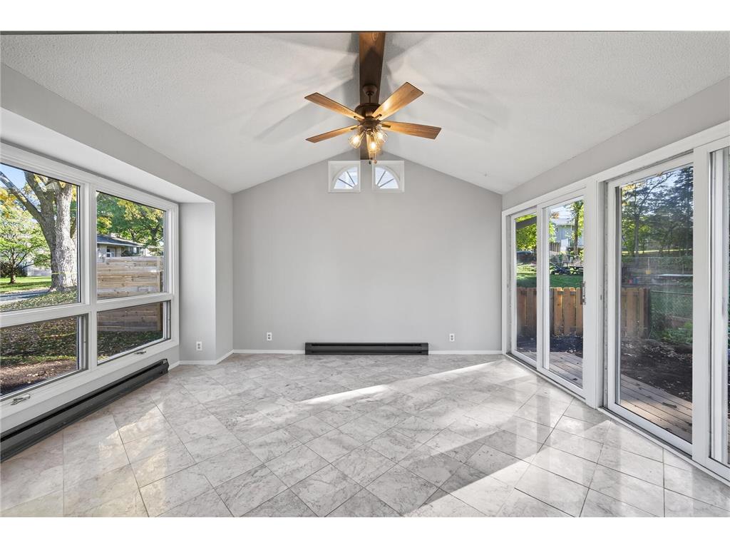 1009 Knob Hill Road Burnsville MN 55337 6802364 image28