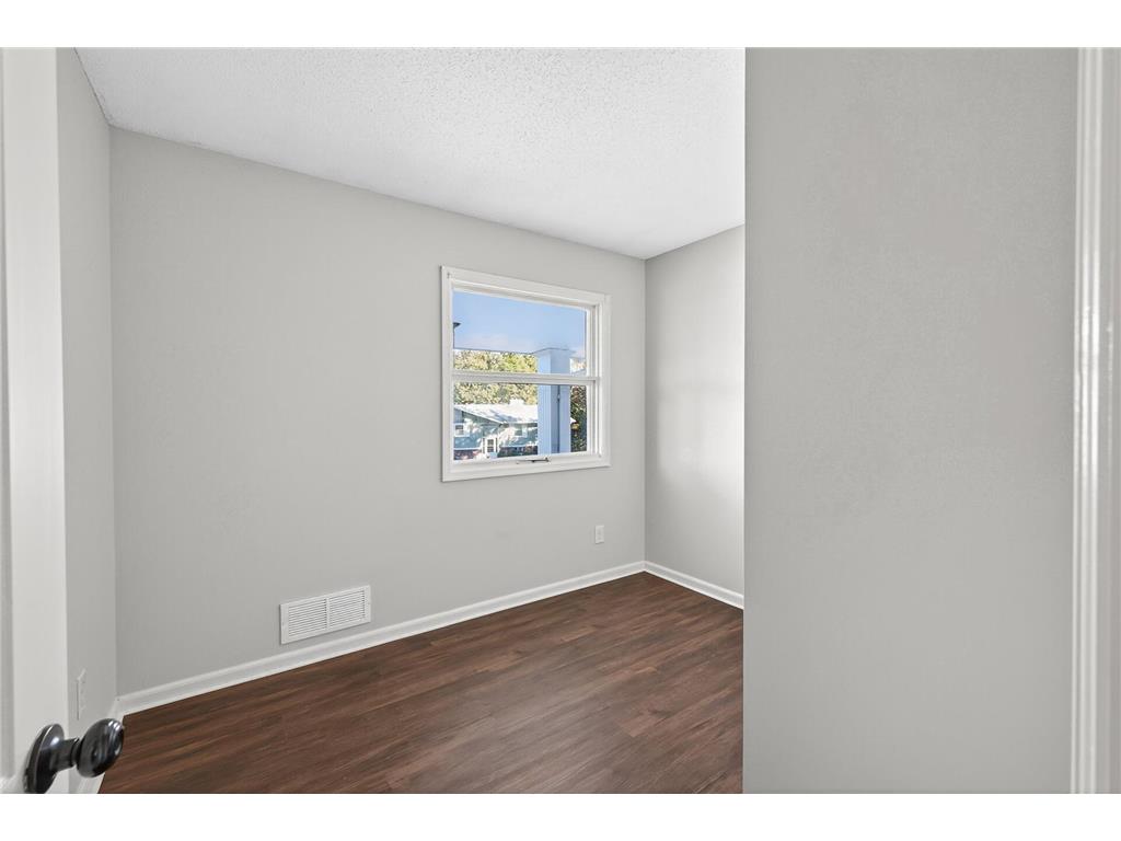 1009 Knob Hill Road Burnsville MN 55337 6802364 image31